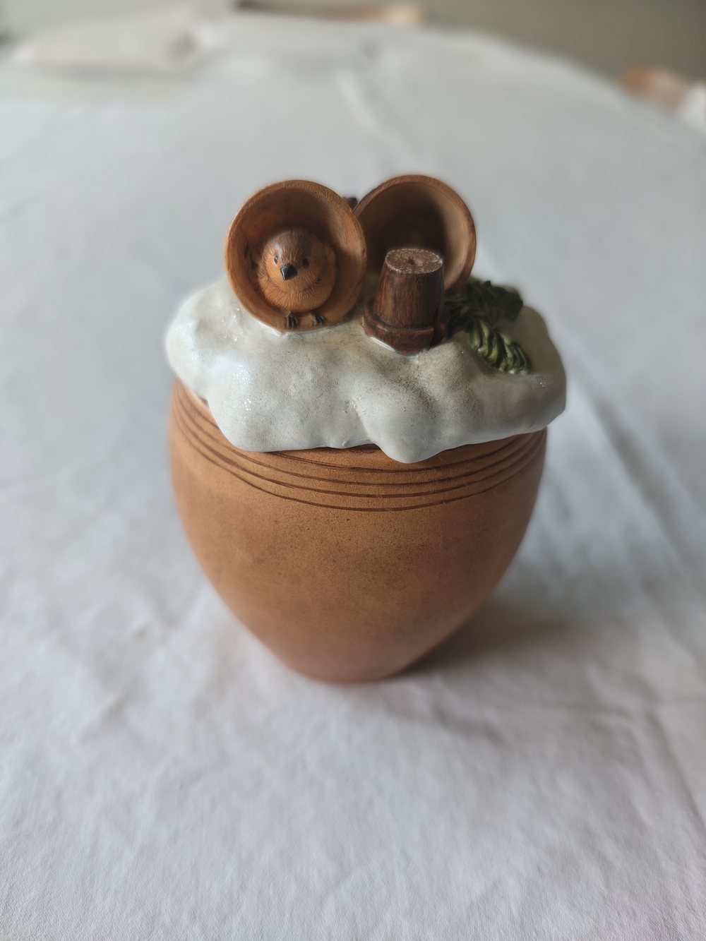 Handcrafted Terracotta Jar with Snow-Top Lid and Woodland Accent Candle Vanilla